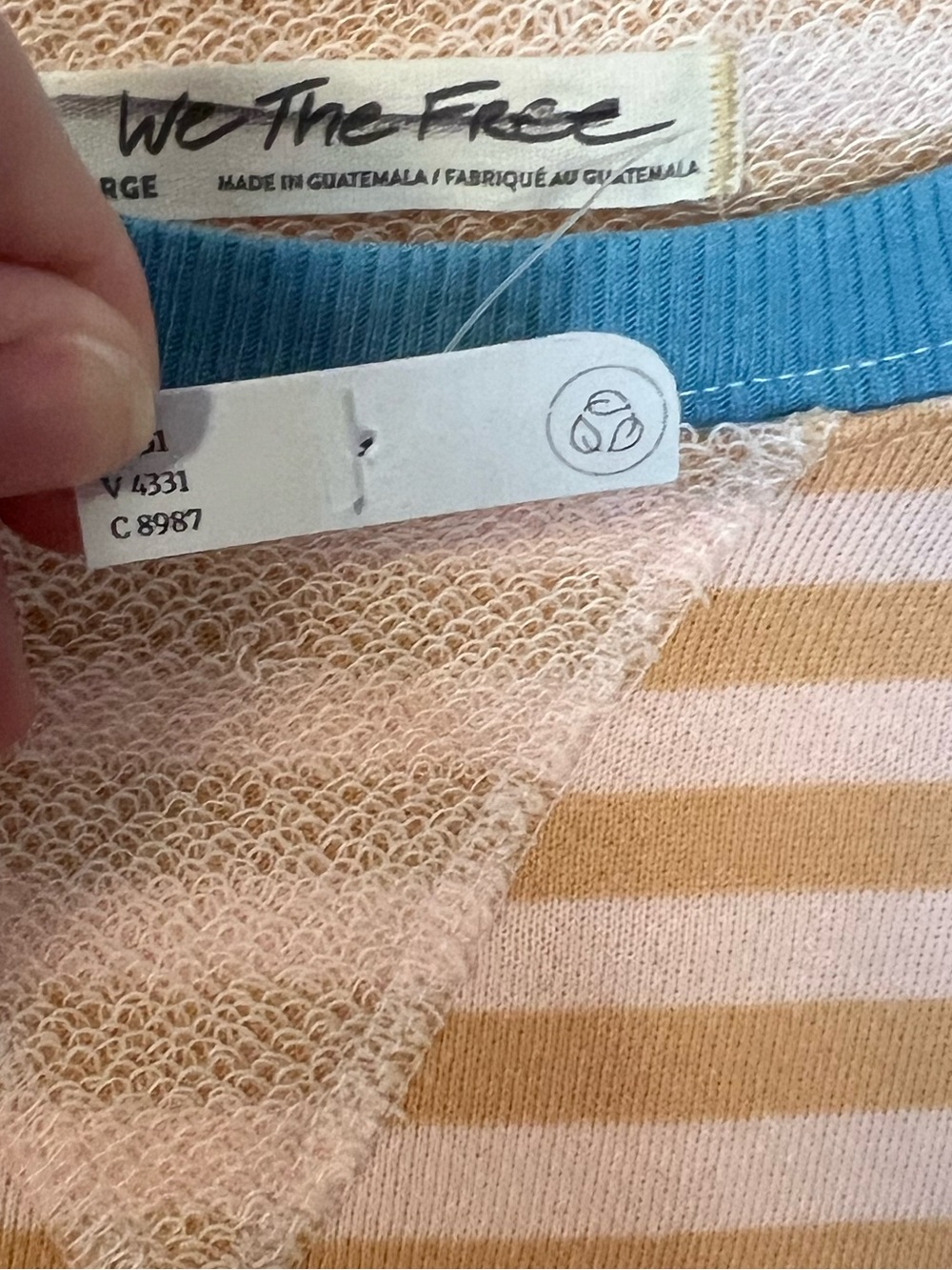 #401 NWT We The Free Striped Oversized Sweatshirt Large Blue Tan Pullover - Picture 4 of 4